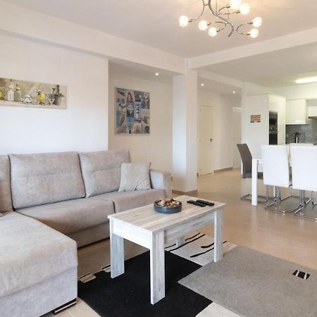Modern 2 Bedroom Apartment 100 M From The Beach خافييا المظهر الخارجي الصورة