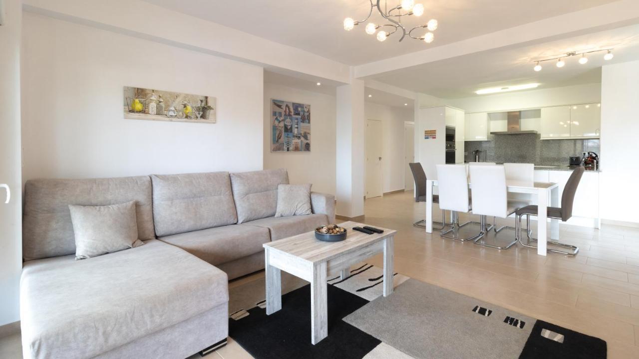 Modern 2 Bedroom Apartment 100 M From The Beach خافييا المظهر الخارجي الصورة