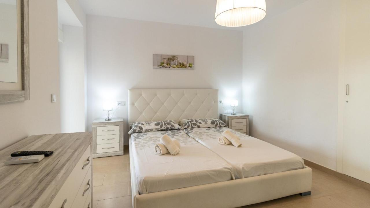 Modern 2 Bedroom Apartment 100 M From The Beach خافييا المظهر الخارجي الصورة